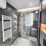 Urban21 Luxury 2 Bedroom *