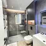Urban21 Luxury 2 Bedroom * Tirana