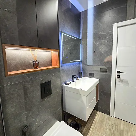 Luxury 2 Bedroom 公寓 地拉那