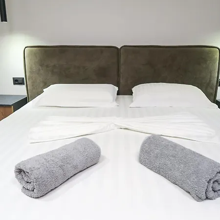 Luxury 2 Bedroom 公寓 地拉那