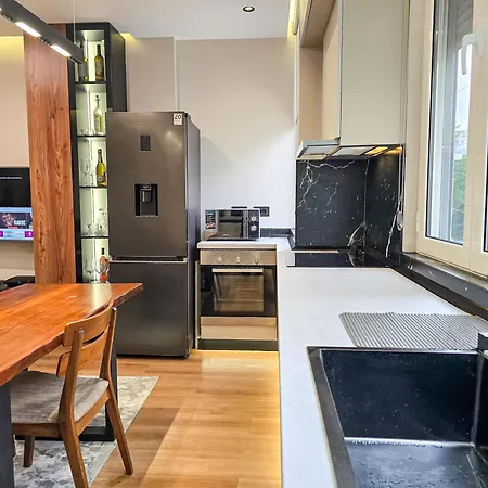 Luxury 2 Bedroom 公寓 地拉那