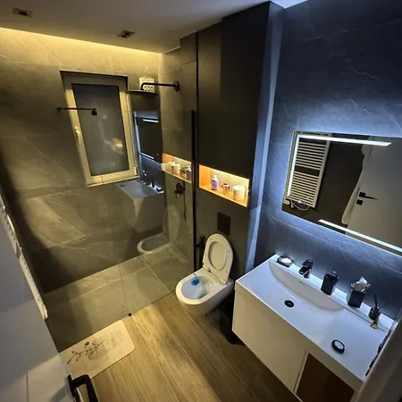 Urban21 Luxury 2 Bedroom Apartmán *